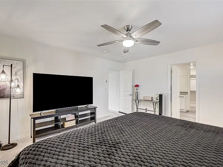 1624 Desert Path Ave — Photo 15