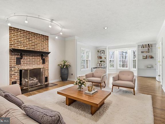 5th image of 15790 Beacon Hill Pl