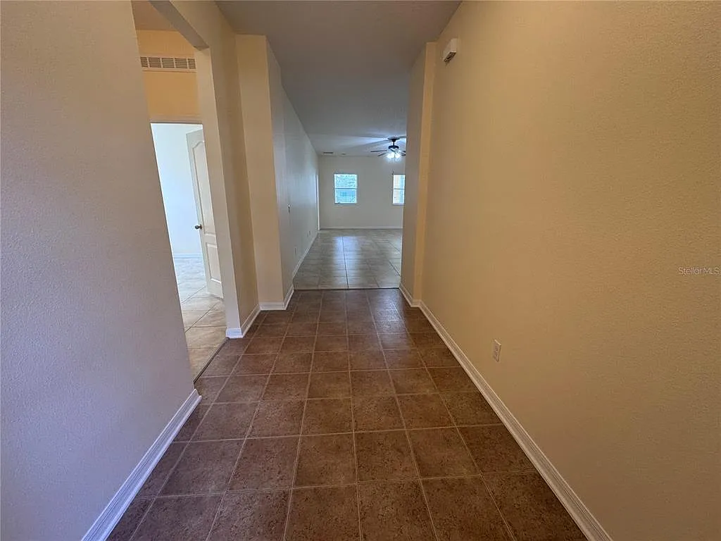3 bed, 2.0 bath, 1634 sqft, $1,900 — Photo 3