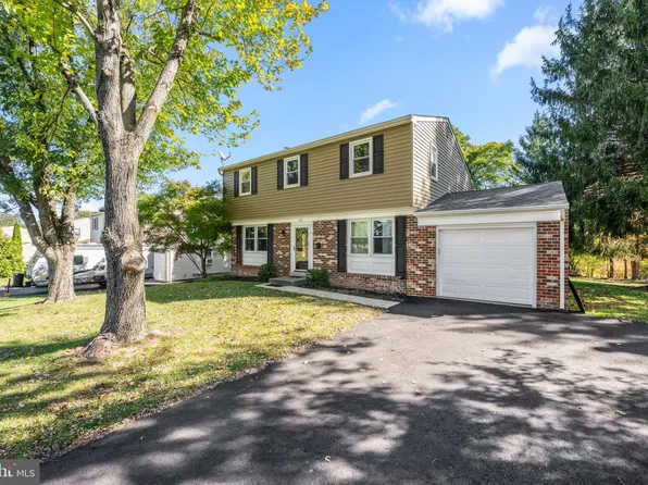 112 Young Ave, Coopersburg, PA 18036