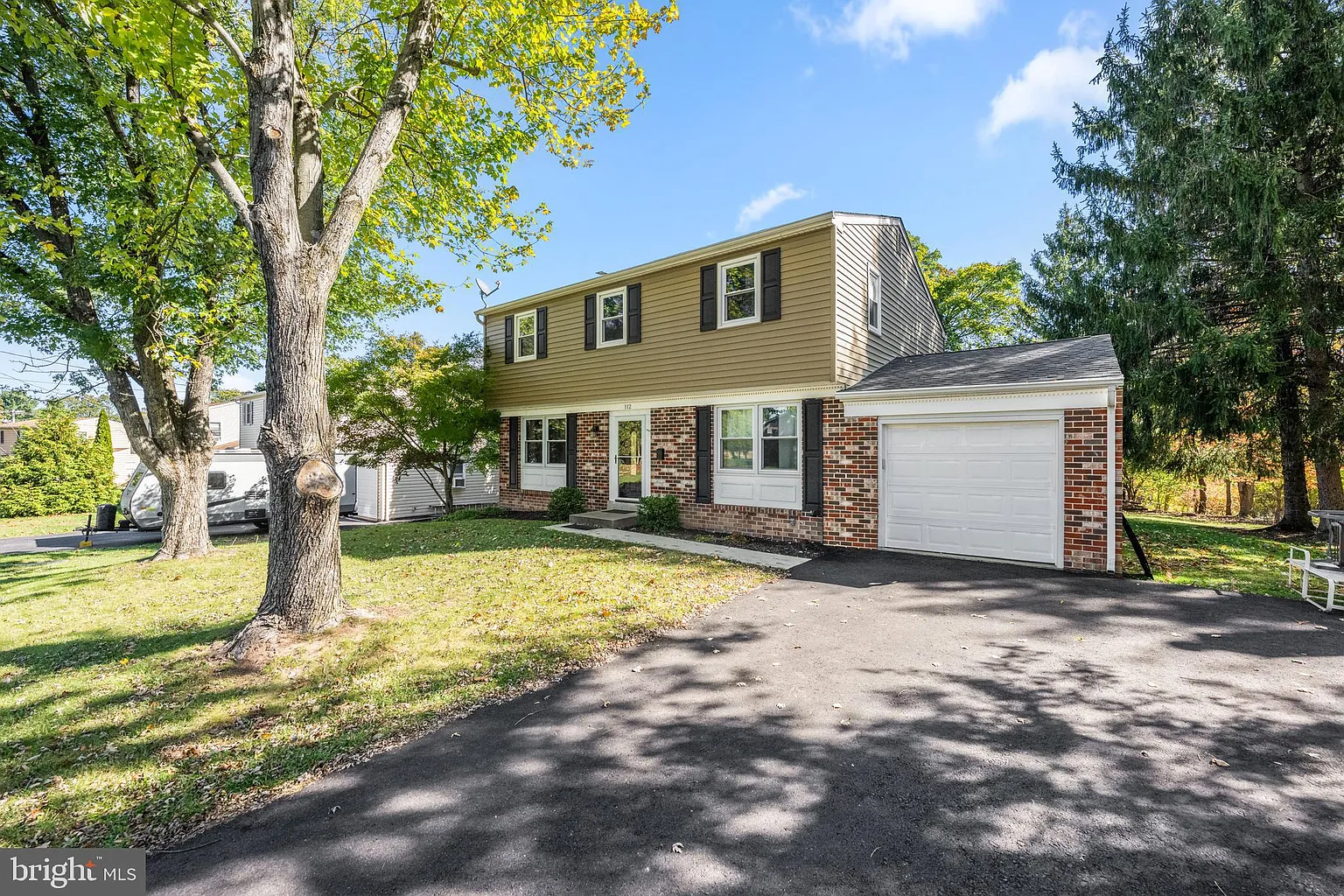 112 Young Ave photo 1