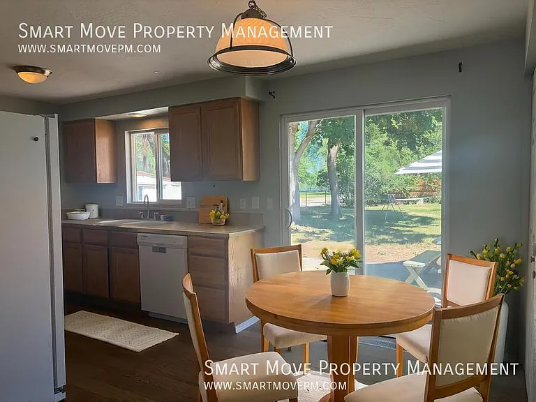 5216 W Wylie Ln — Photo 8