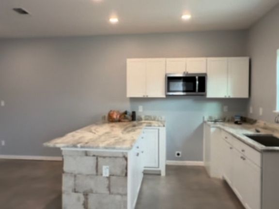 4th image of 208 Roberts St #101