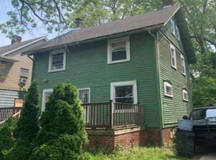 1093 Carlyon Rd, East Cleveland, OH 44112