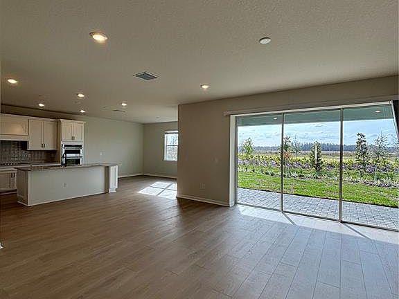 5th image of 6798 Willow View Ave