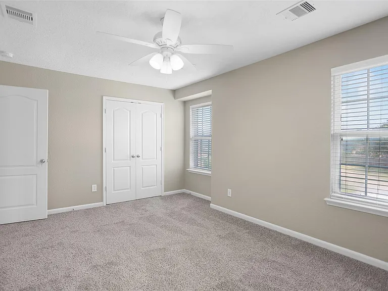 692 Casual Ln — Photo 17