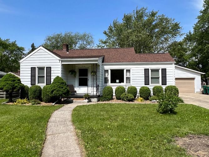 1st image of 1216 W 62nd Pl