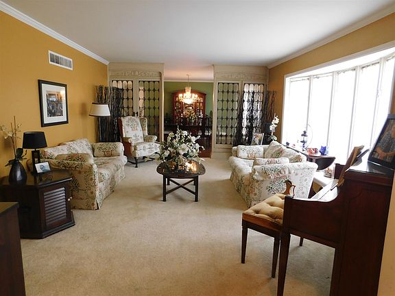 4th image of 3111 E Lake Dr N