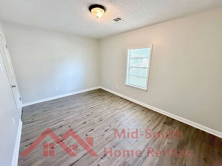 2622 Whitman Ave — Photo 8