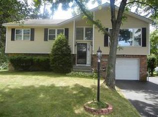 85 Hays Rd, East Greenbush, NY 12061