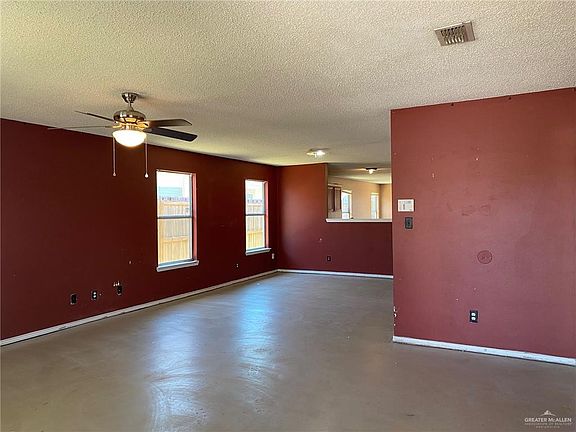 4th image of 3917 Thunderbird Ave