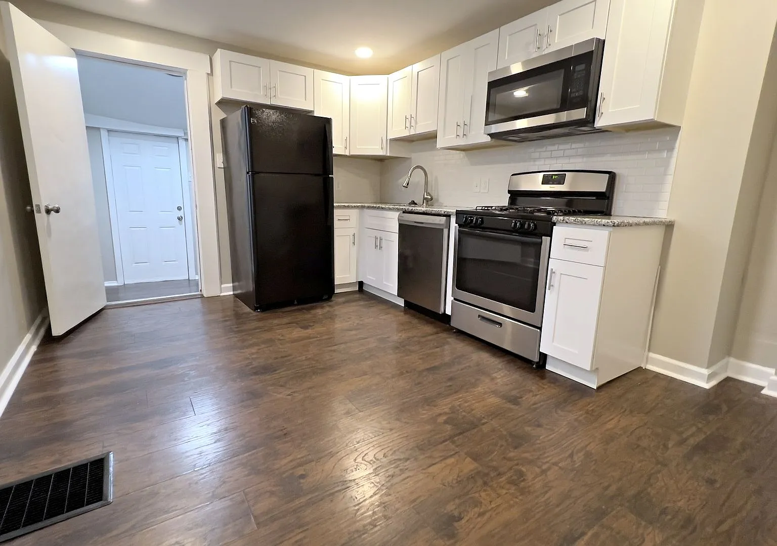 2174 Atco Avenue — Photo 4