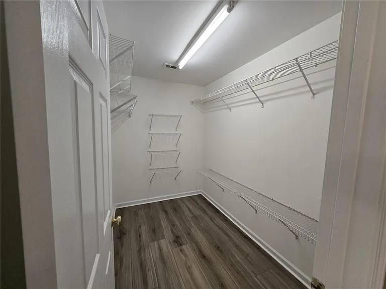 10845 Glenbarr Dr — Photo 11