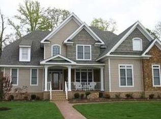 12 Thurston St, Providence, RI 02907