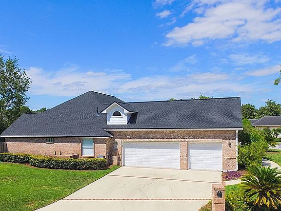 3rd image of 1204 Pembrooke Rd