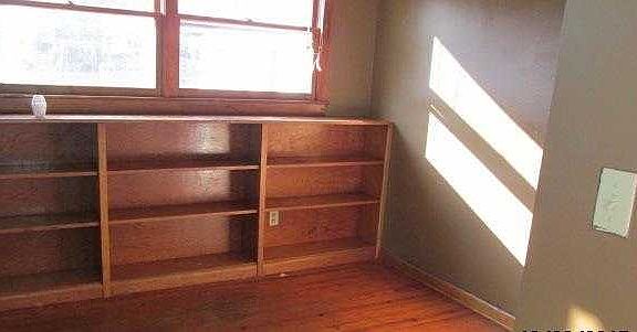 1609 Market St interior