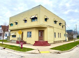 868 S 74th St #3, Milwaukee, WI 53214