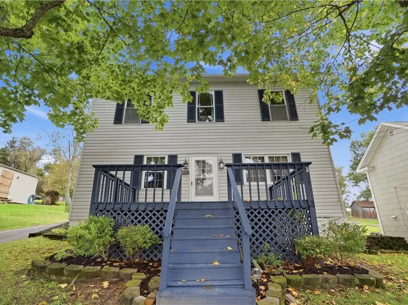 692 Amity Ridge Rd, Amity, PA 15311