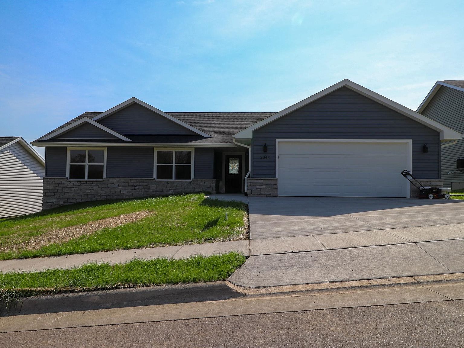 2044 Sky Blue Dr, Dubuque, IA 52001 MLS 147516 Zillow