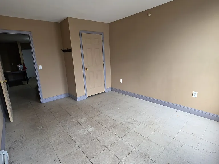 16 Lake St #5 — Photo 9