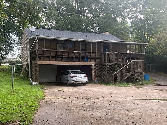 2nd image of 2231 Davis Park Rd