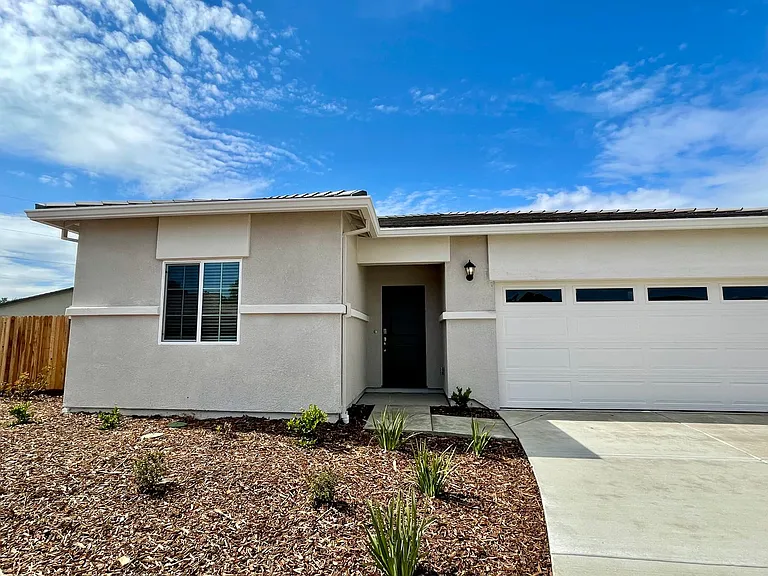 754 Tamarack Ct — Photo 5