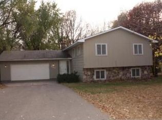 584 119th Ln NW, Coon Rapids, MN 55448