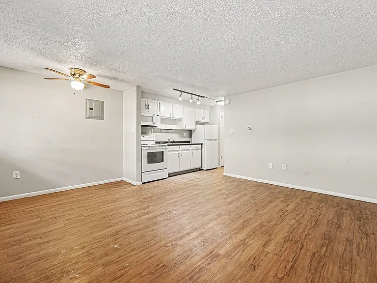 1245 N Lafayette St — Photo 7