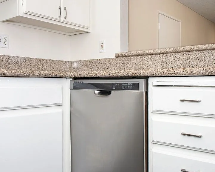433 N Louise St — Photo 10