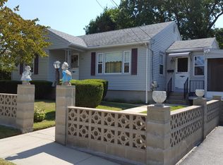 216 Hyde St, Cranston, RI 02920