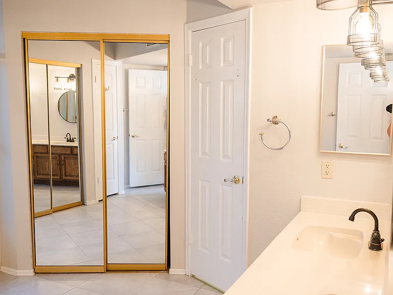3980 E Graythorn St — Photo 50
