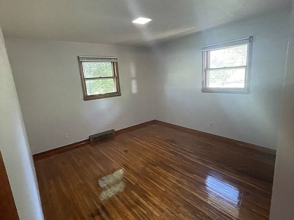 5th image of 502 Mitchell Ave