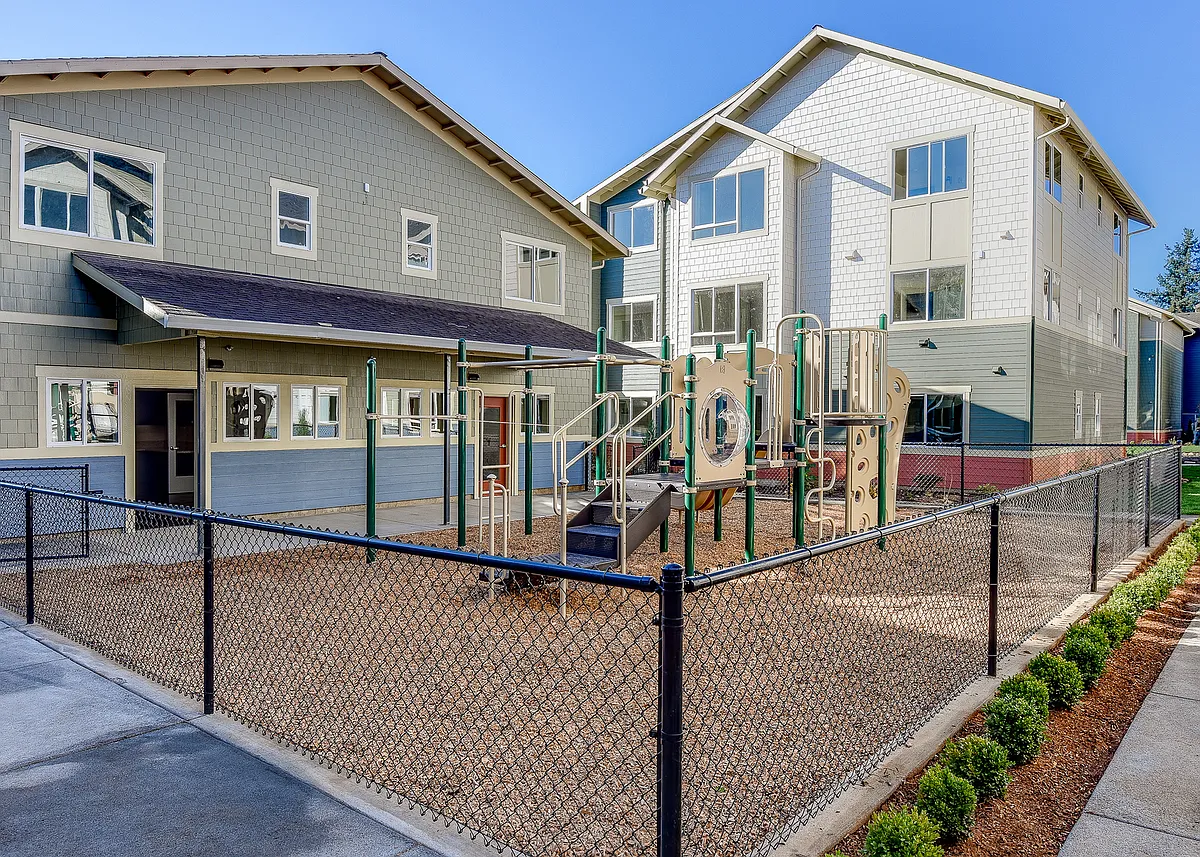 Building Photo - Vine Maple Apartments
