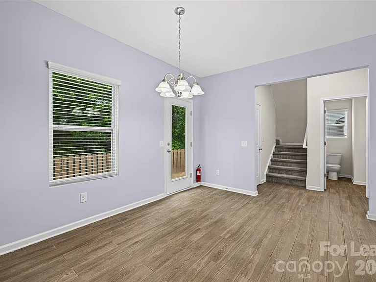 6056 Shamrock Green Dr — Photo 8