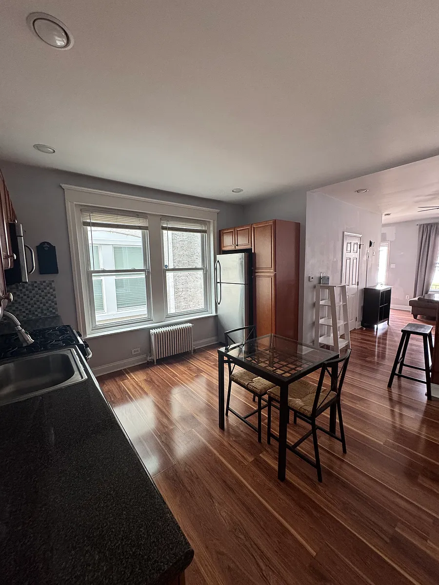 Building Photo - 4313 Mitchell St #1