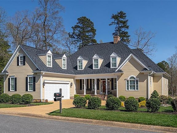 2nd image of 135 S Turnberry