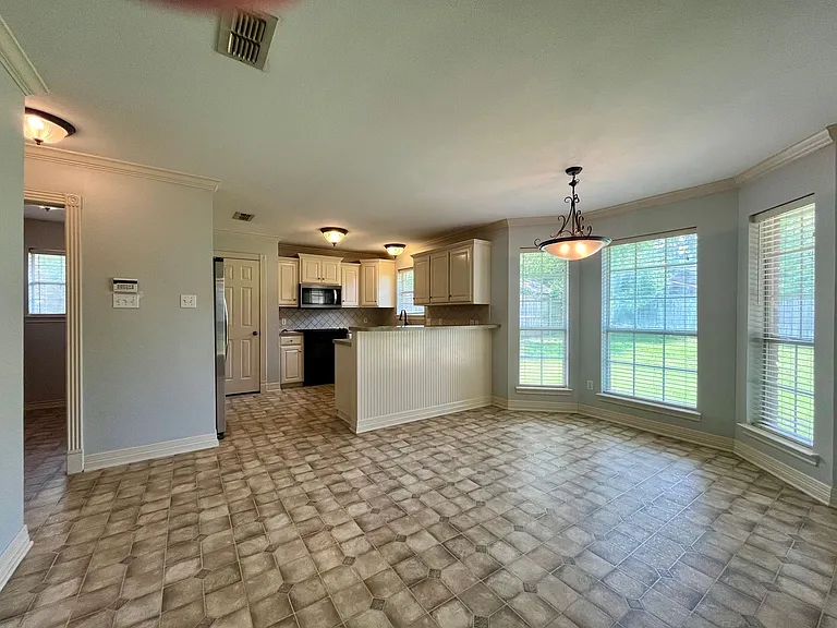 16780 Terrebonne Dr — Photo 6