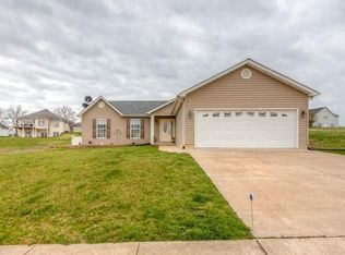 321 Waggoner Blvd, Elsberry, MO 63343