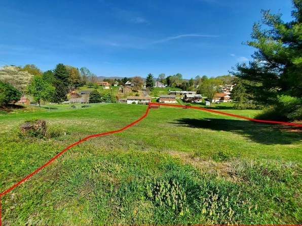 315 Mayo Cir, Pearisburg, VA 24134