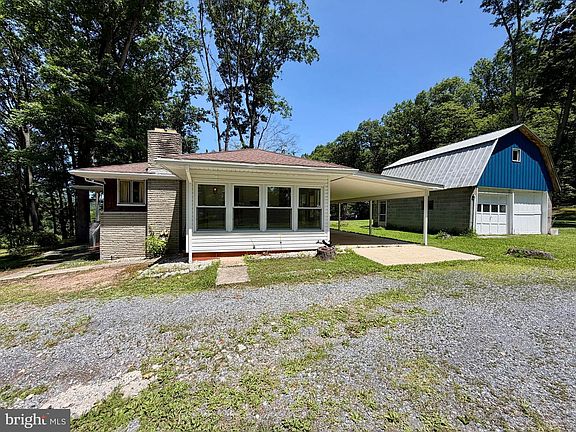 2nd image of 624 & 632 Raystown Rd