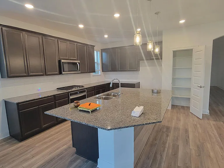 11011 Strawberry Roan Dr — Photo 6