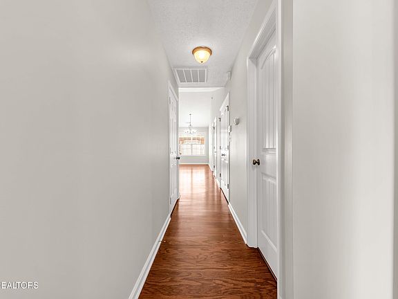 4th image of 8011 Gatekeeper Way