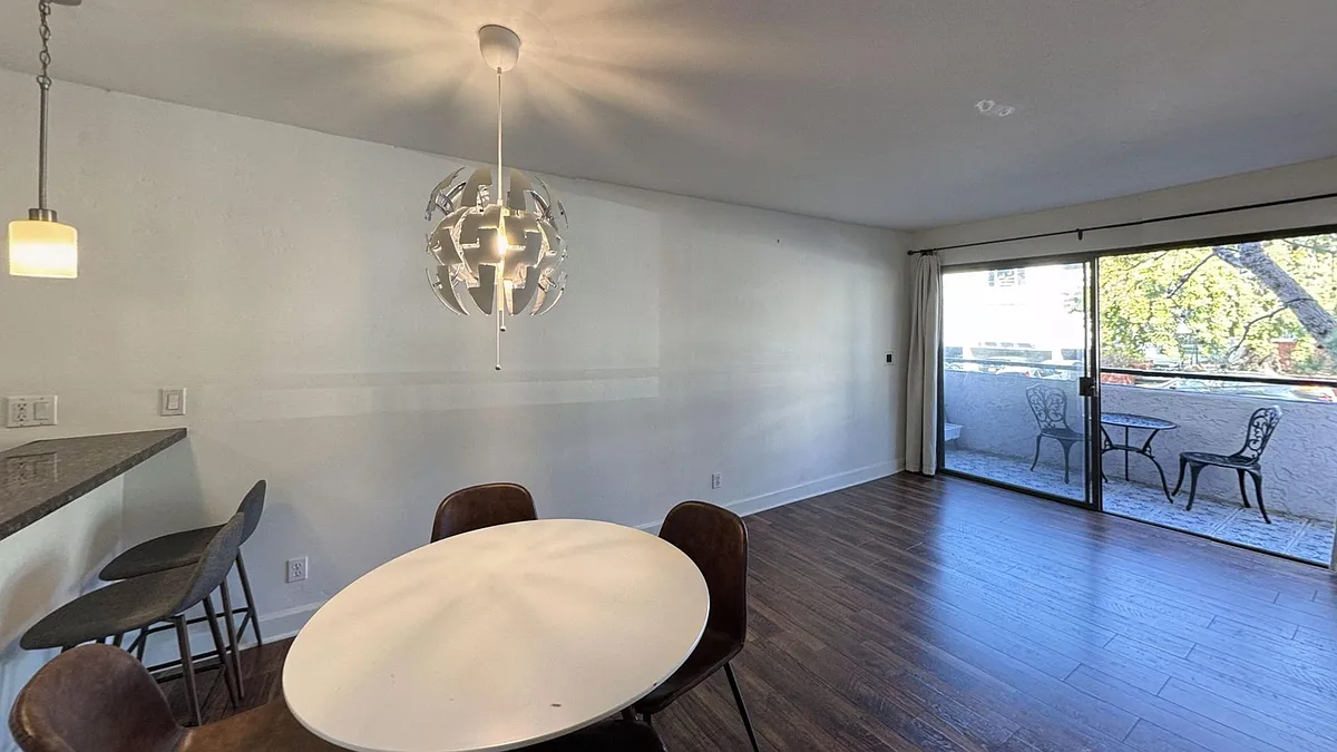 Building Photo - 10982 Roebling Ave #306