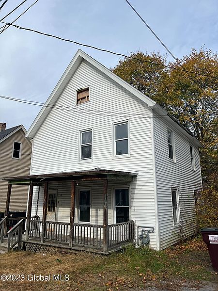 3rd image of 3 Van Wyck Street