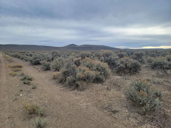 Christmas Valley Hwy #1800, Christmas Valley, OR 97641