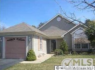 43 Skyline Dr, Lakewood, NJ 08701