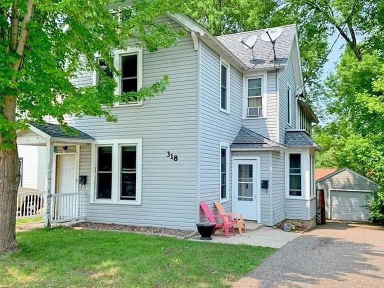 318 Laurel St W #1 — Photo 1