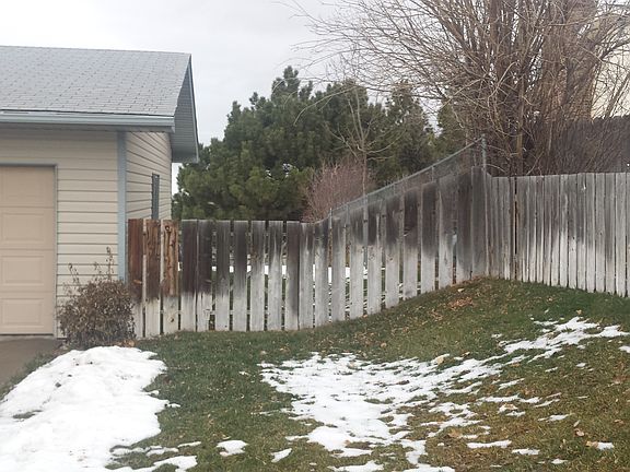 Large side yard for toys