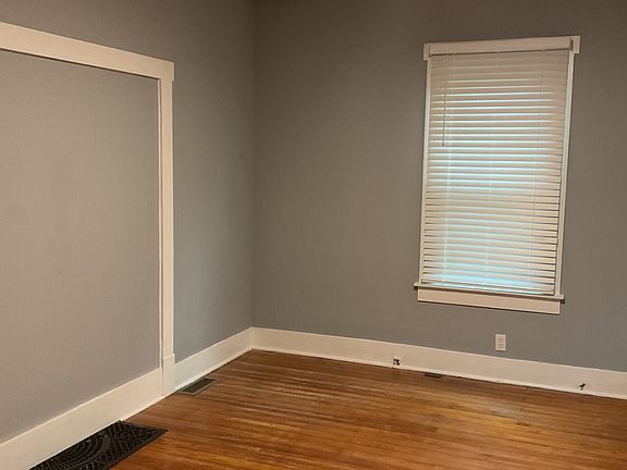 2nd image of 718 Fort Collier Rd