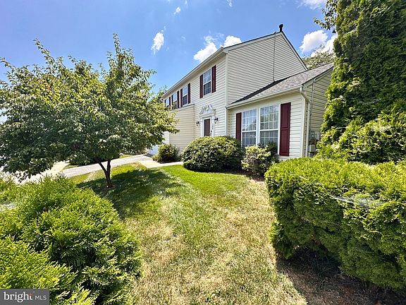 4th image of 100 Grace Manor Dr